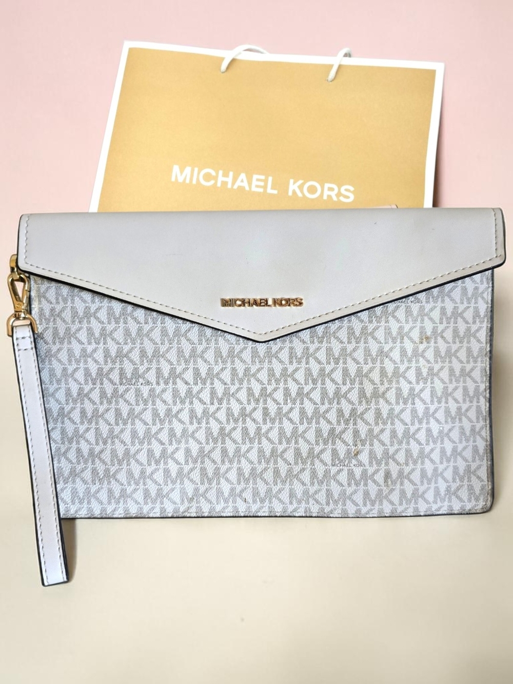 Michael Kors Women's Maisie Gray/Beige Leather Signature Large Wristlet Clutch